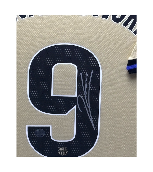Robert Lewandowski FC Barcelona 25/26 ingelijst uit shirt