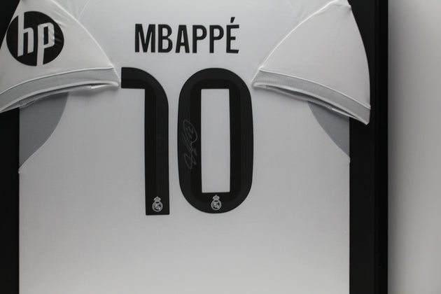 Kylian Mbappe Real Madrid 25/26 ingelijst thuis shirt