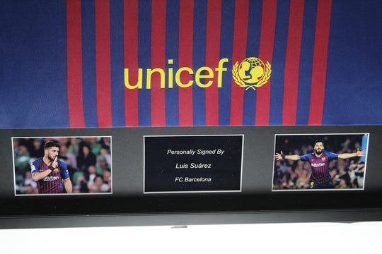 Camiseta local enmarcada de Luis Suárez con el FC Barcelona 15/16